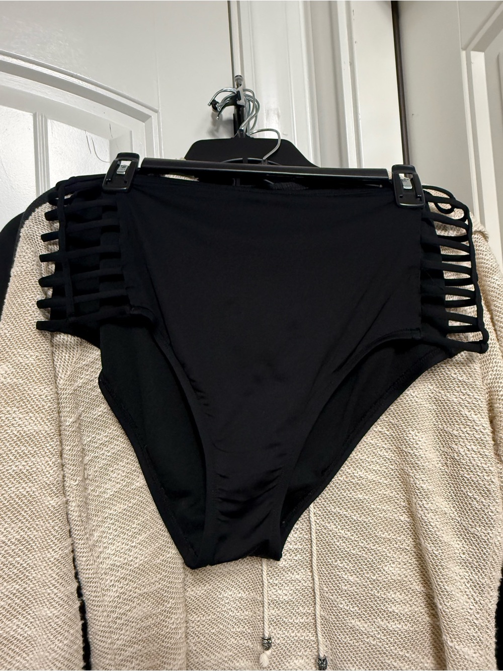 High-Waist Strappy Bikini Bottoms - Black